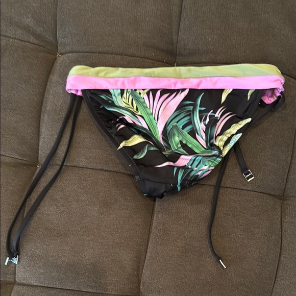 Tropical Print Bikini Set - Picture 5 of 5